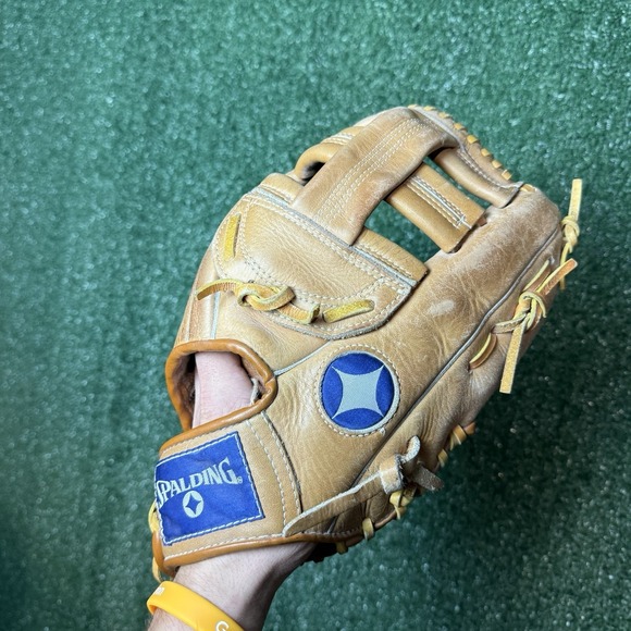 Spalding Accessories - Spalding Dwight Gooden RHT Baseball Glove Mitt 42-855 Top Grain Leather